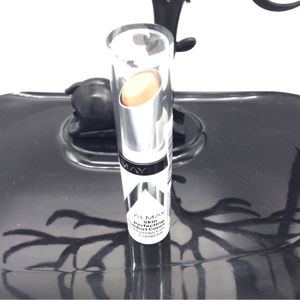 Almay Smart Shade Skin Tone Matching Makeup - Cream. New